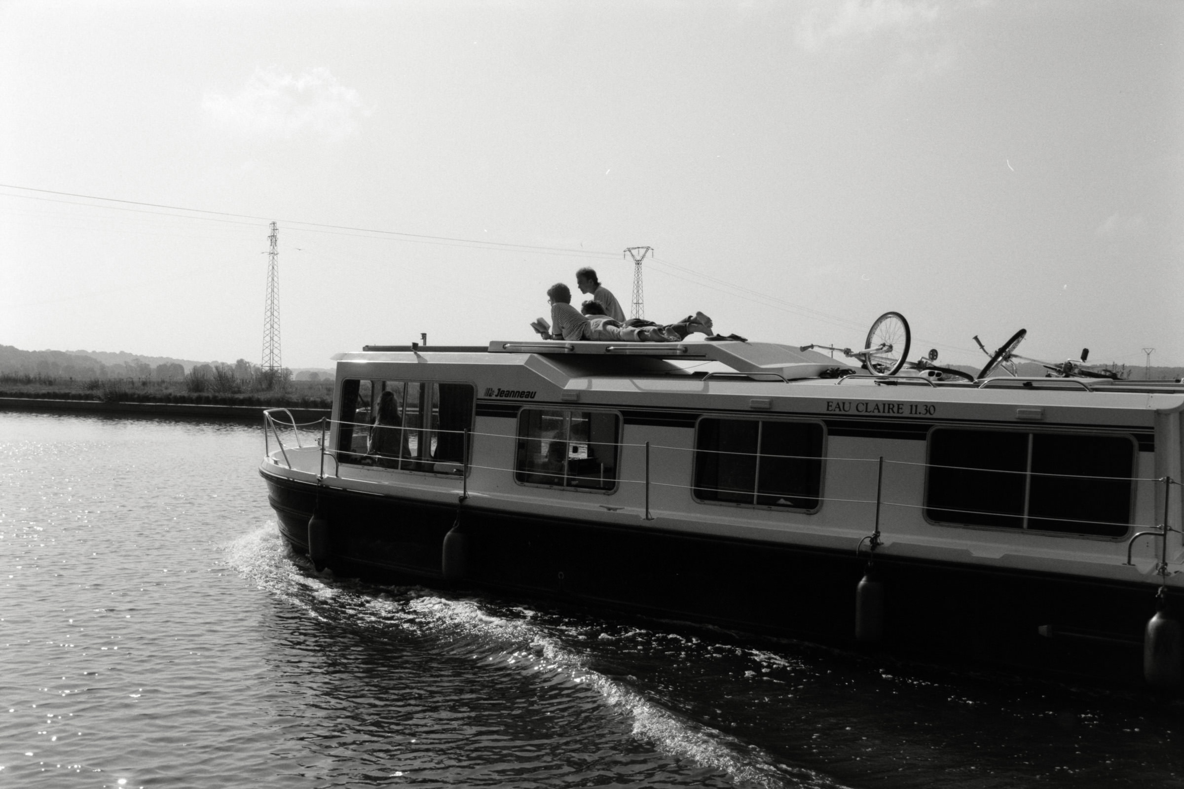 AHP F1990 09 007 sc250506 img05 NLP